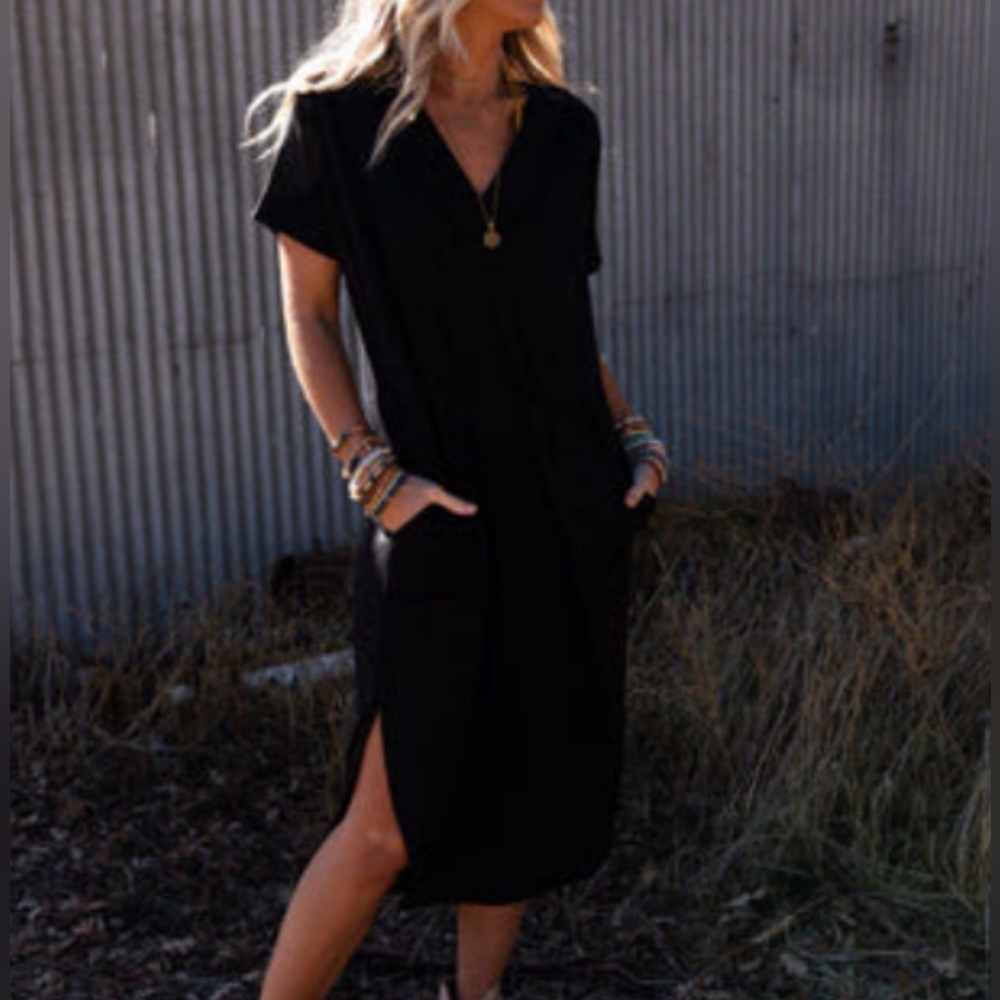 EUC Three Bird Nest On The Go Round Hem Pocketed Midi Dress - Black, Medium - Picture 2 of 15